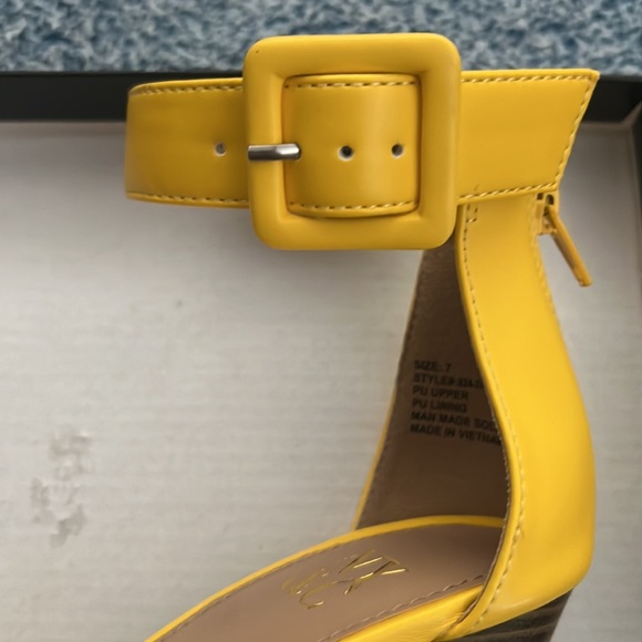 New York & Company Wedges - Picture 5 of 9